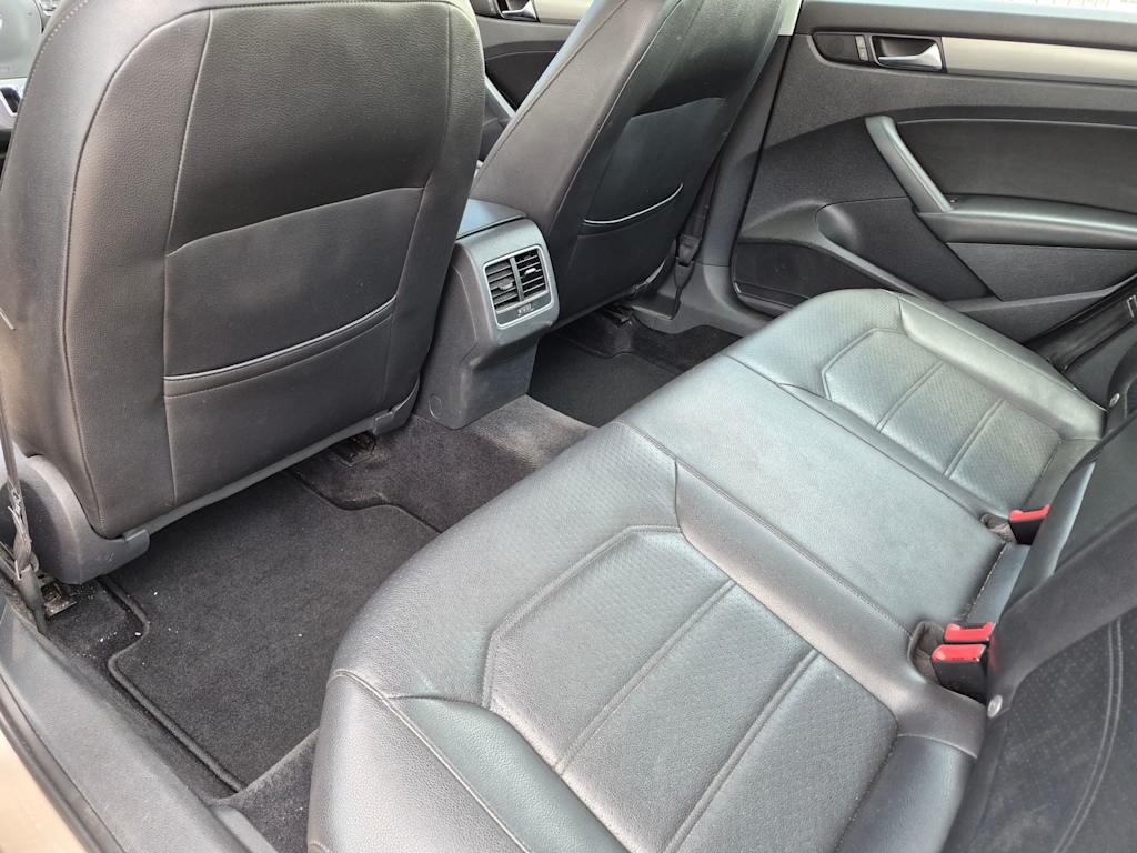 Thumbnail: 2015 Volkswagen Passat - 11
