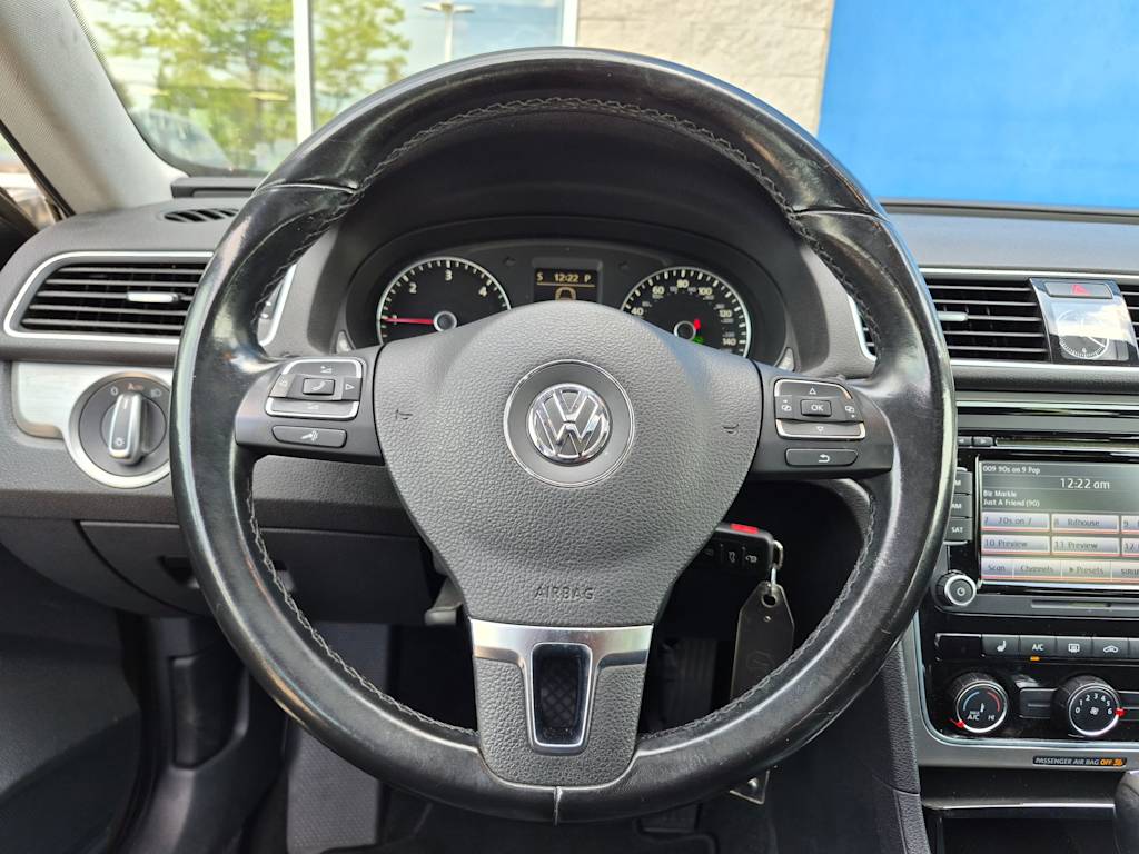 Thumbnail: 2015 Volkswagen Passat - 12