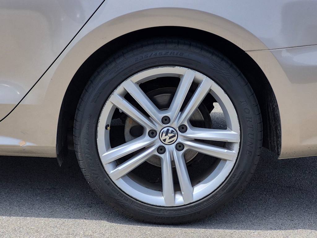 Thumbnail: 2015 Volkswagen Passat - 7
