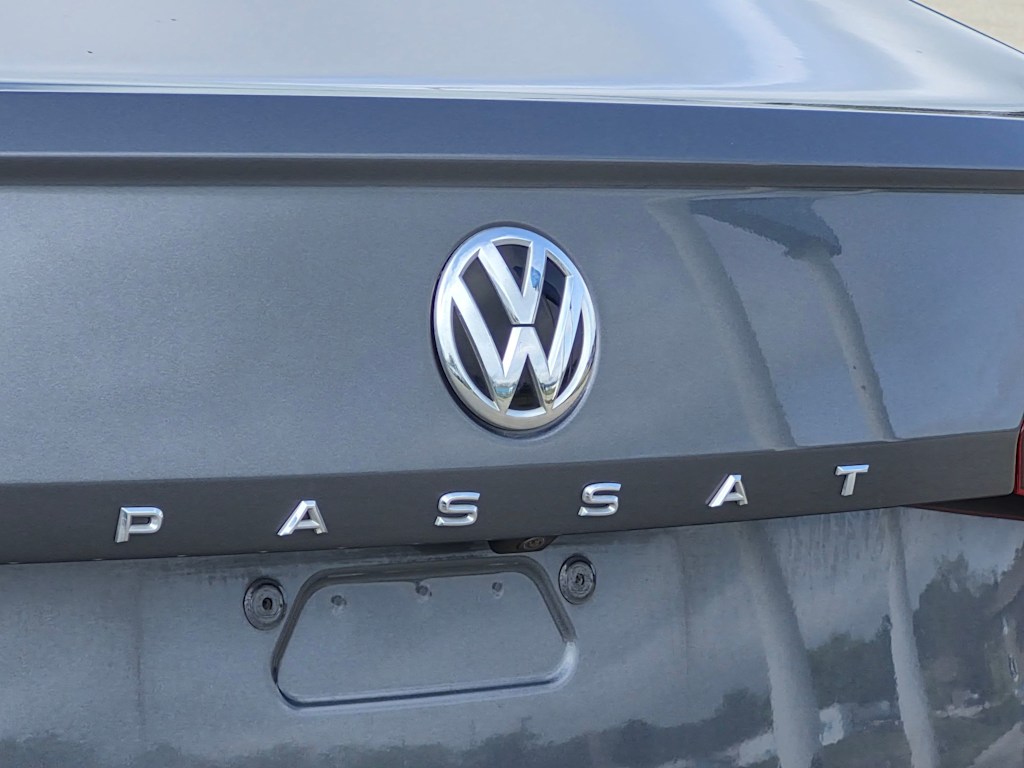 Thumbnail: 2022 Volkswagen Passat - 7
