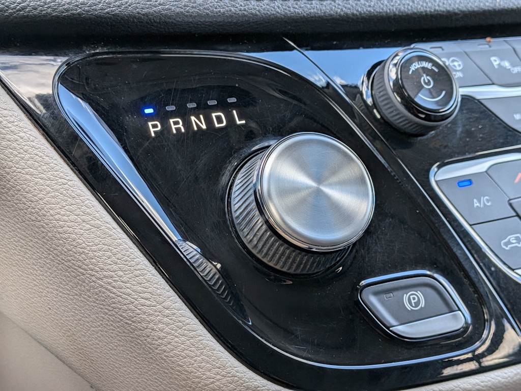 Thumbnail: 2018 Chrysler Pacifica - 34