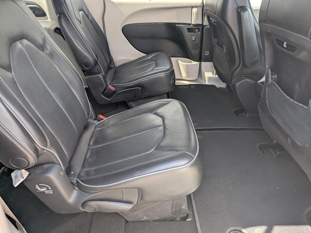 Thumbnail: 2018 Chrysler Pacifica - 11