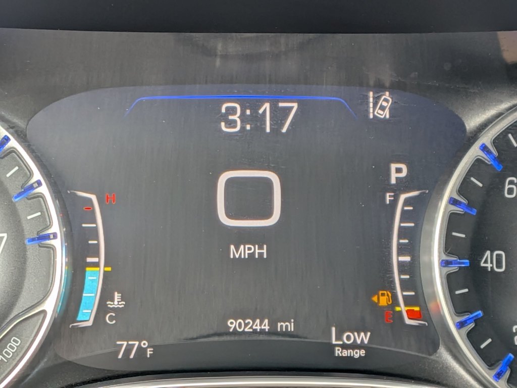 Thumbnail: 2018 Chrysler Pacifica - 35