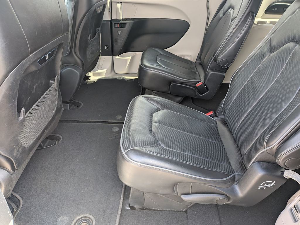 Thumbnail: 2018 Chrysler Pacifica - 28