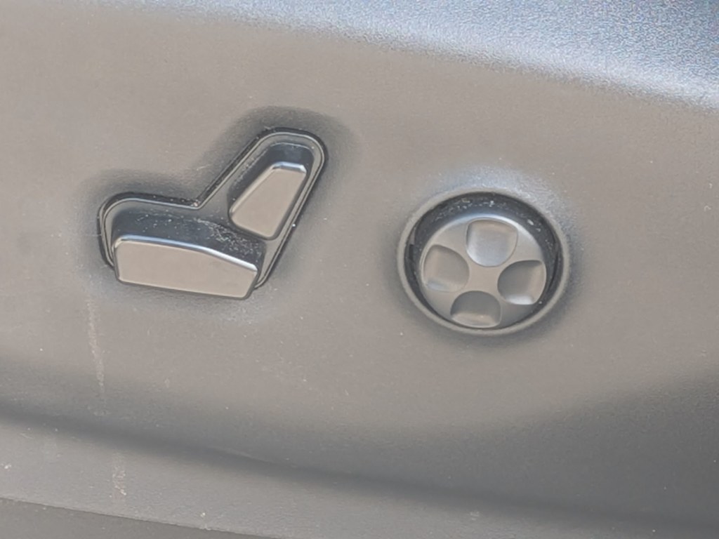 Thumbnail: 2018 Chrysler Pacifica - 26