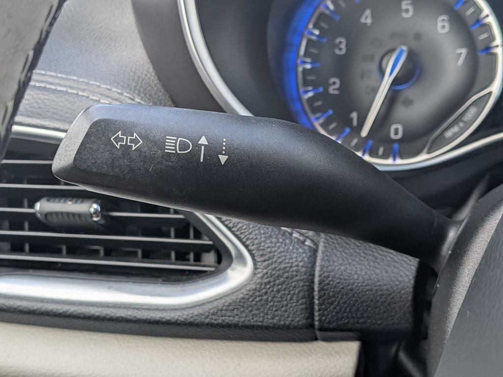 Thumbnail: 2018 Chrysler Pacifica - 32