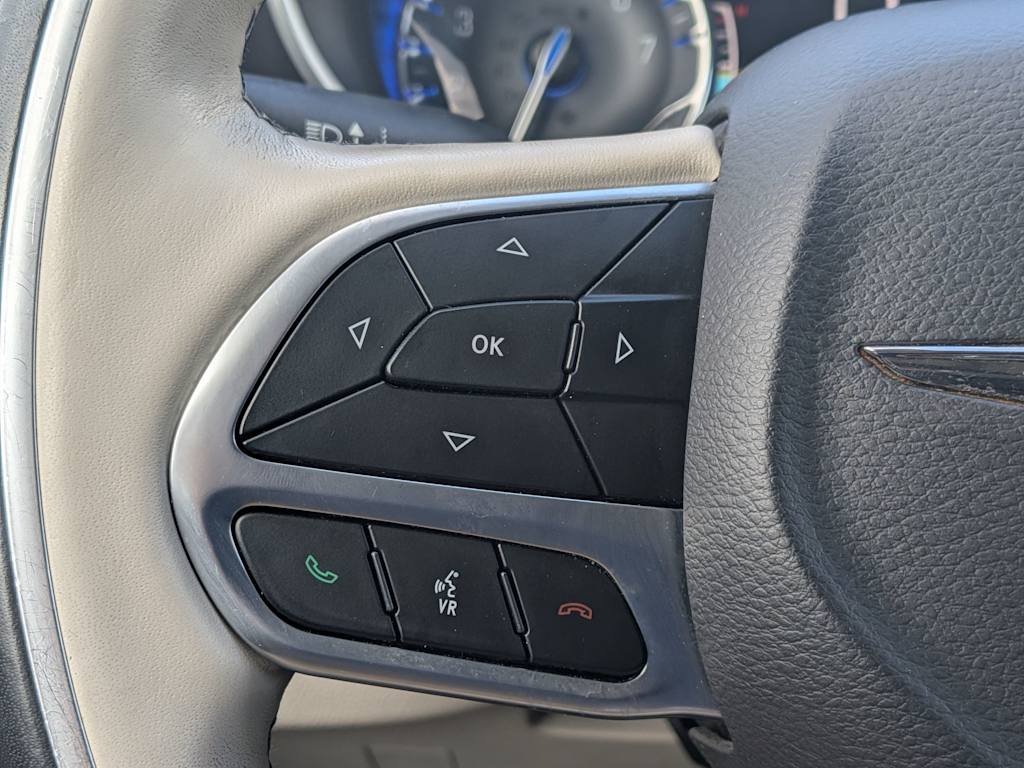 Thumbnail: 2018 Chrysler Pacifica - 30