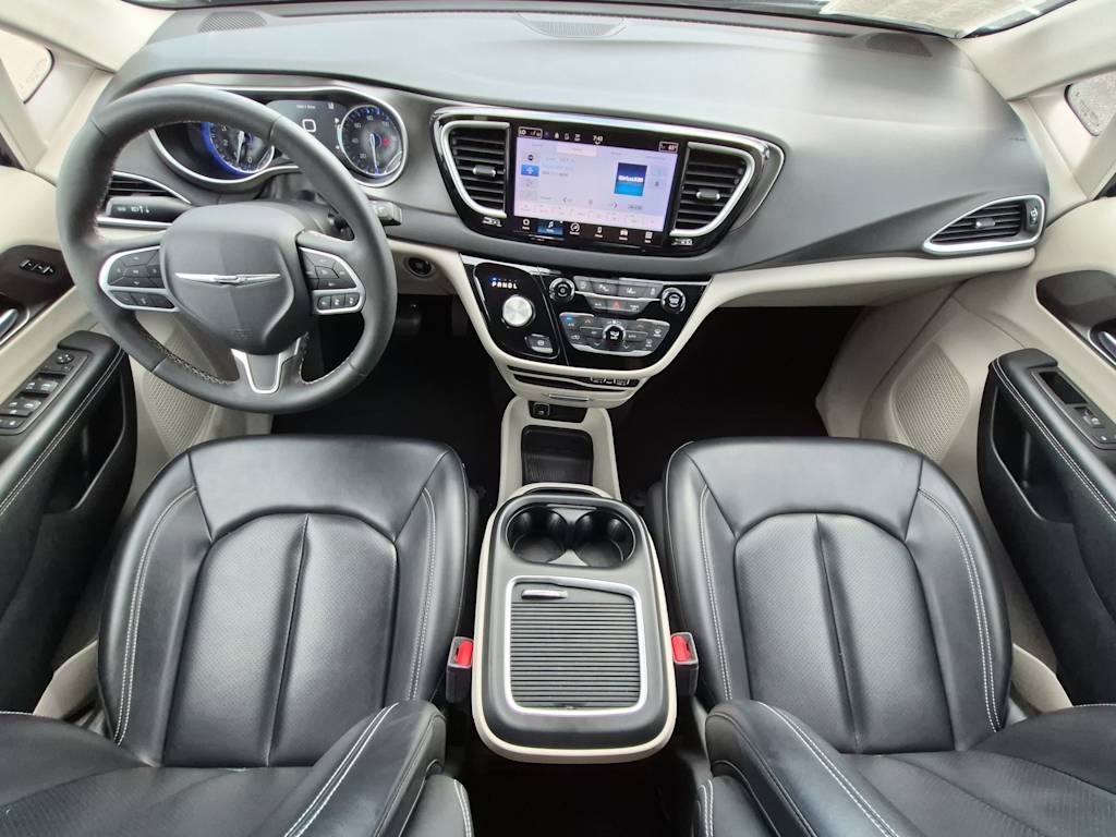 Thumbnail: 2024 Chrysler Pacifica - 9