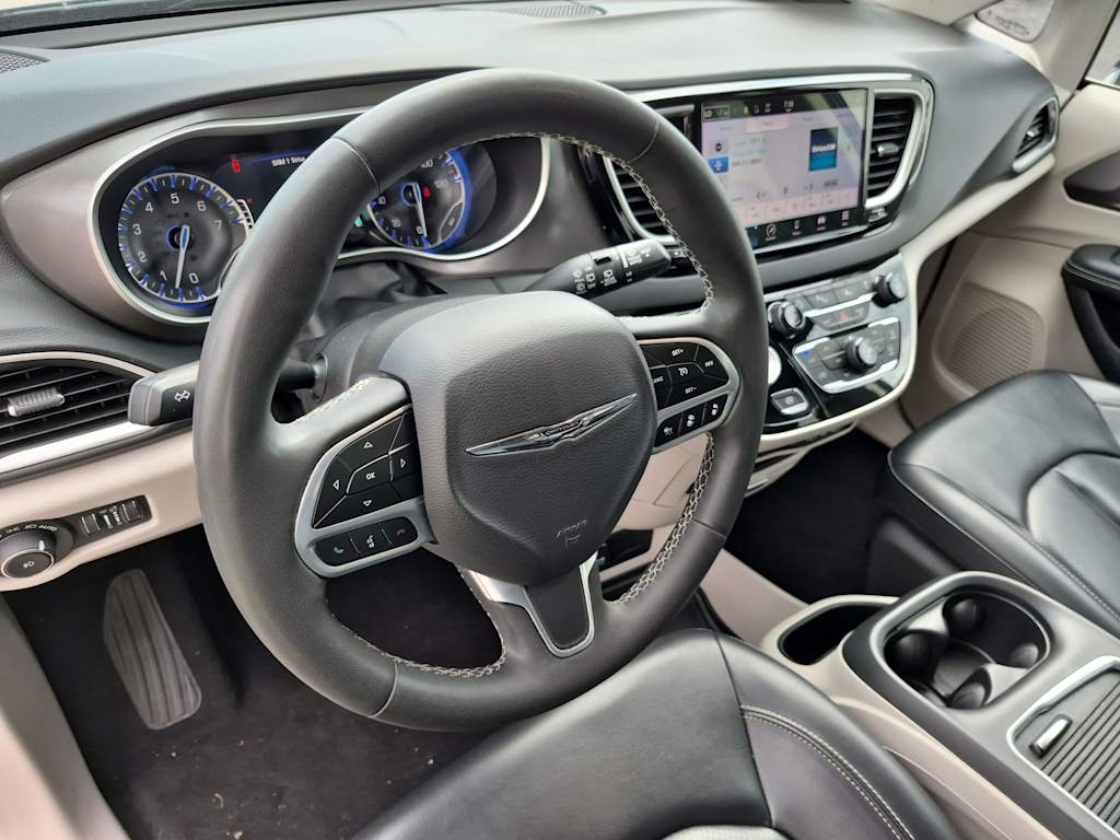 Thumbnail: 2024 Chrysler Pacifica - 2