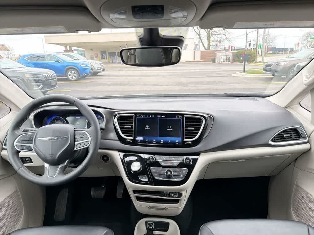 Thumbnail: 2024 Chrysler Pacifica - 2