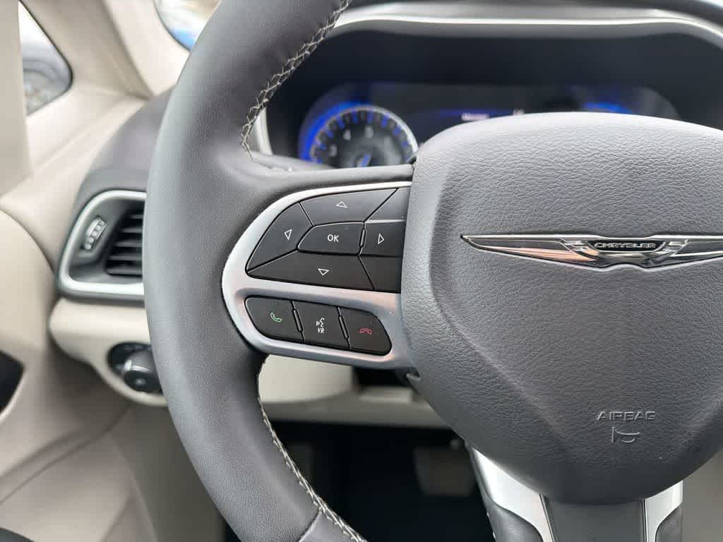 Thumbnail: 2024 Chrysler Pacifica - 31
