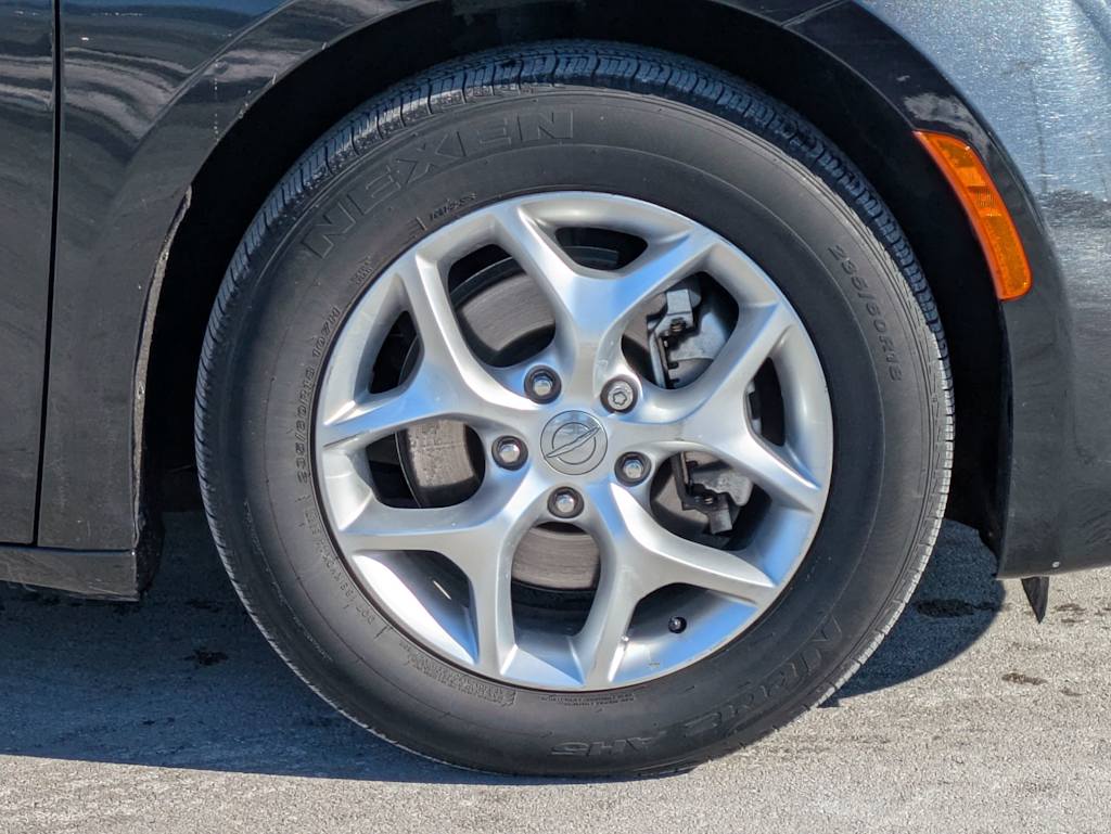 Thumbnail: 2020 Chrysler Pacifica - 8