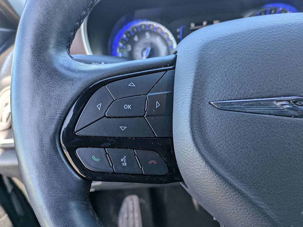 Thumbnail: 2020 Chrysler Pacifica - 25