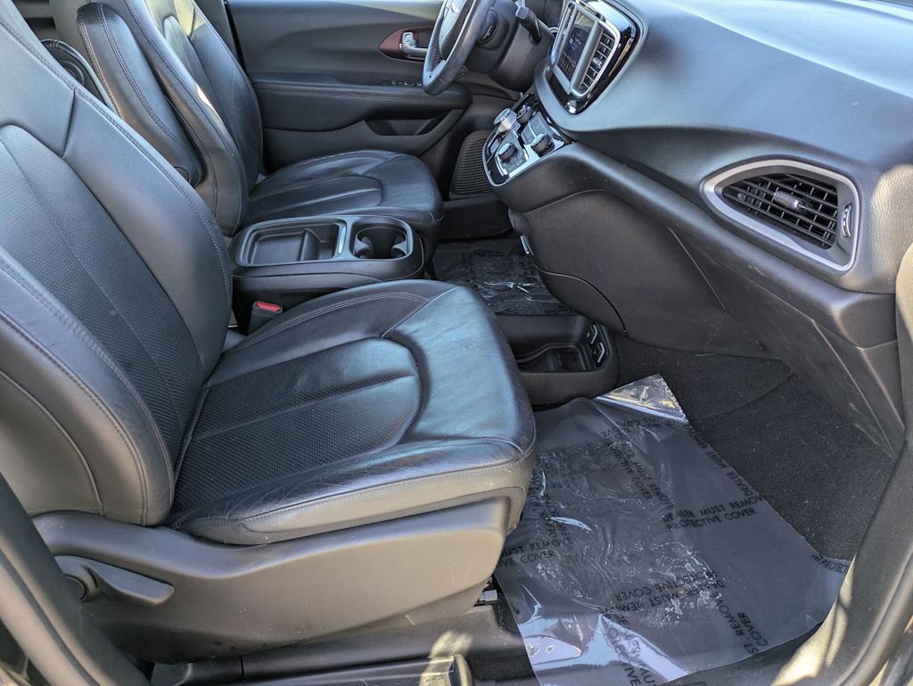 Thumbnail: 2020 Chrysler Pacifica - 24