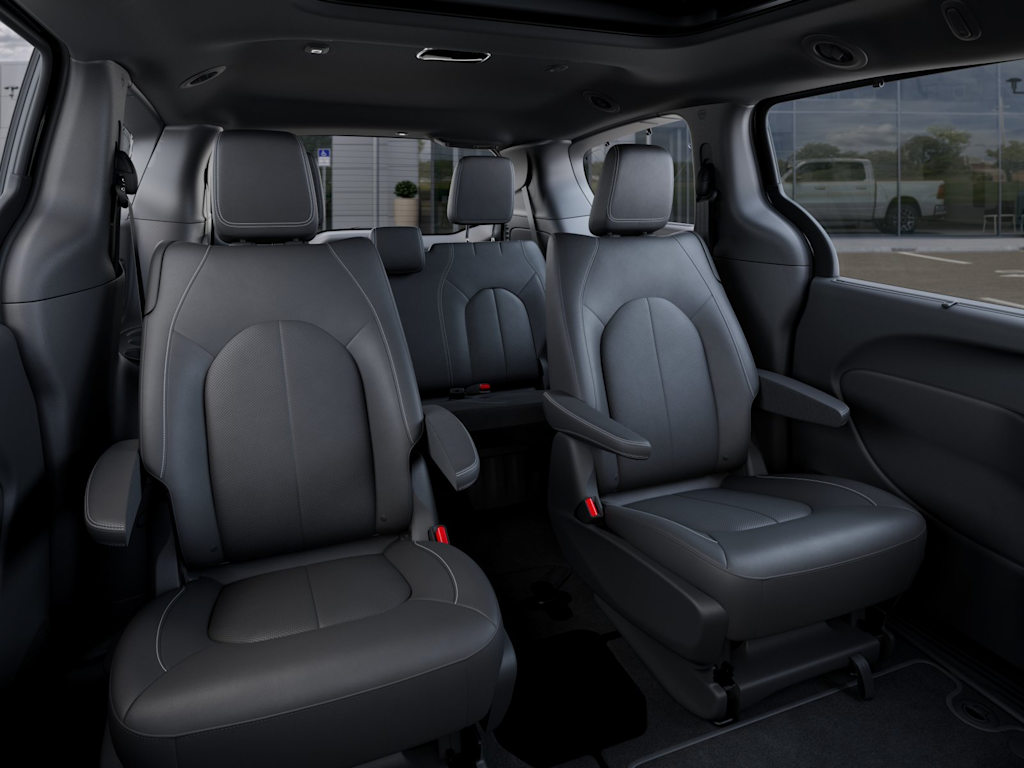 Thumbnail: 2027 Chrysler Pacifica - 10