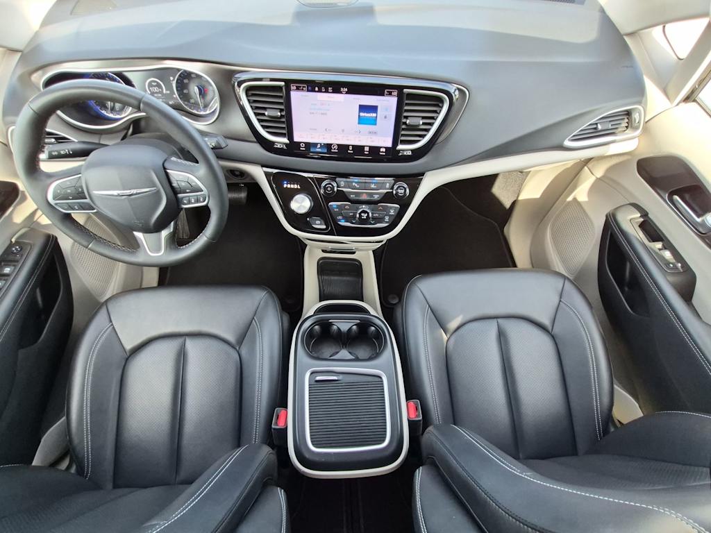 Thumbnail: 2024 Chrysler Pacifica - 9