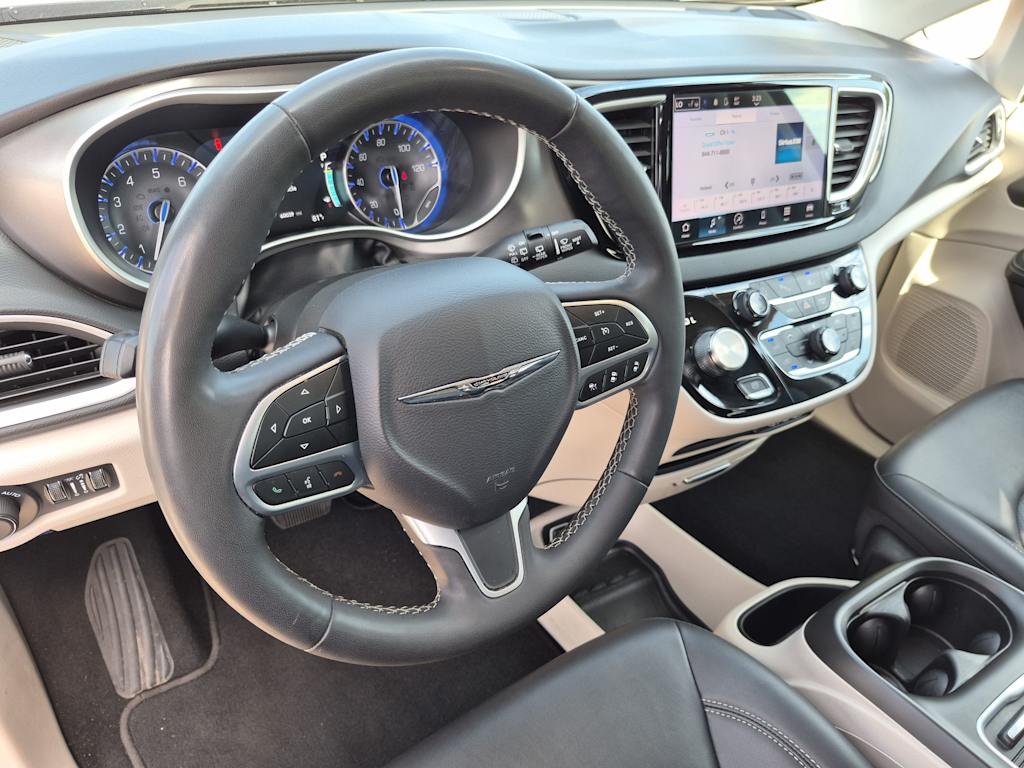 Thumbnail: 2024 Chrysler Pacifica - 2