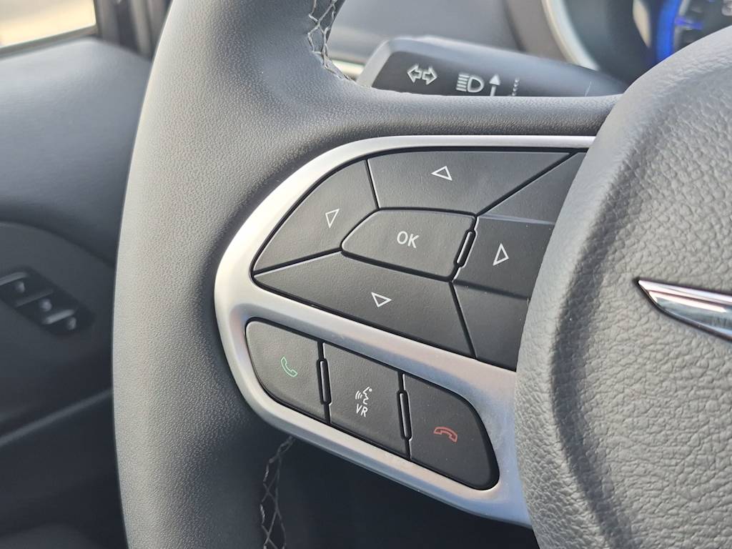 Thumbnail: 2026 Chrysler Pacifica - 28
