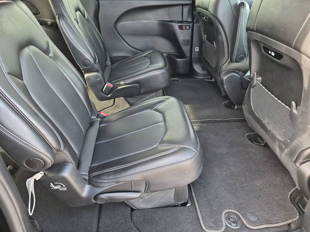 Thumbnail: 2026 Chrysler Pacifica - 10