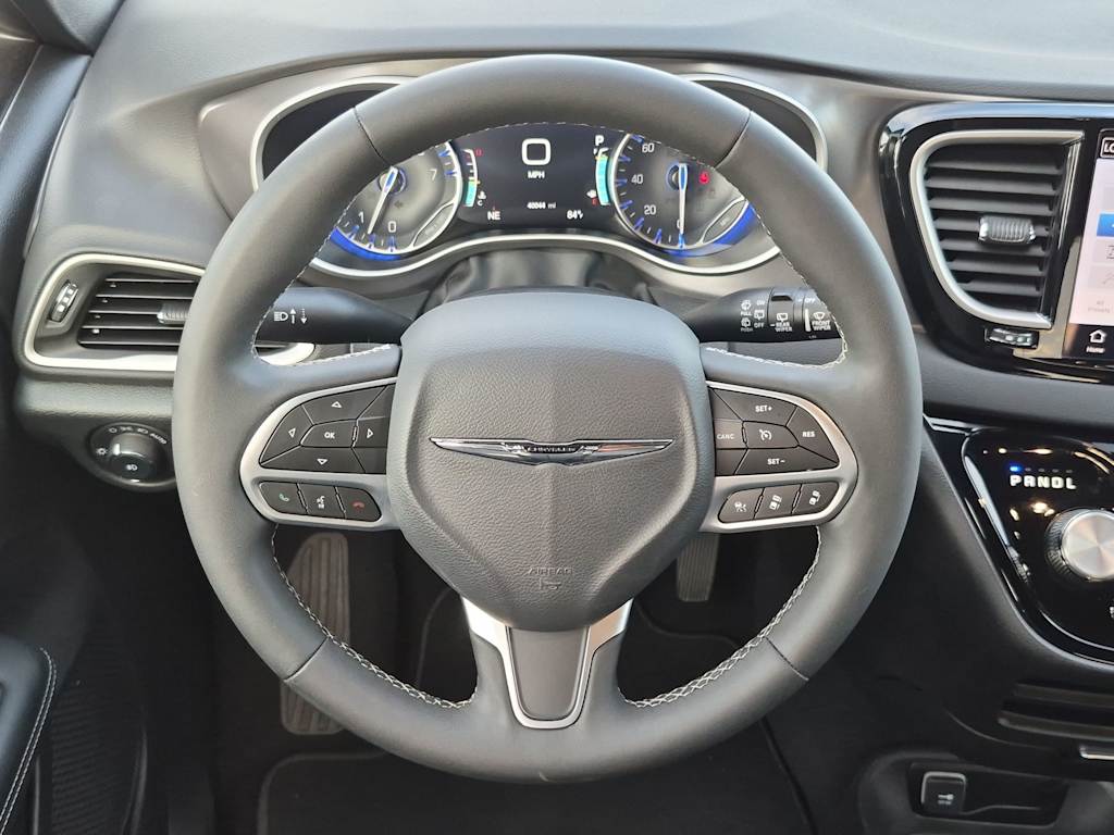 Thumbnail: 2026 Chrysler Pacifica - 12