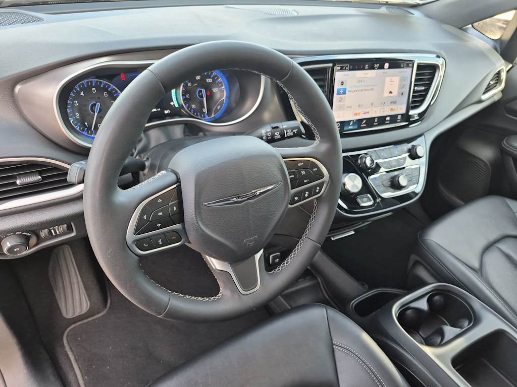 Thumbnail: 2026 Chrysler Pacifica - 2