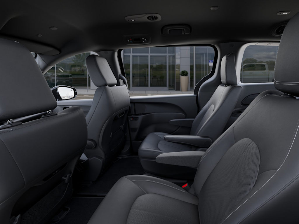 Thumbnail: 2027 Chrysler Pacifica - 9