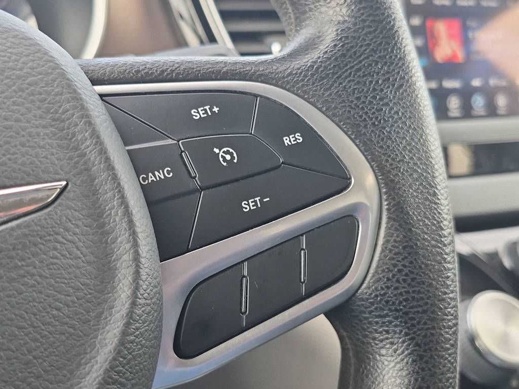 Thumbnail: 2021 Chrysler Voyager - 28