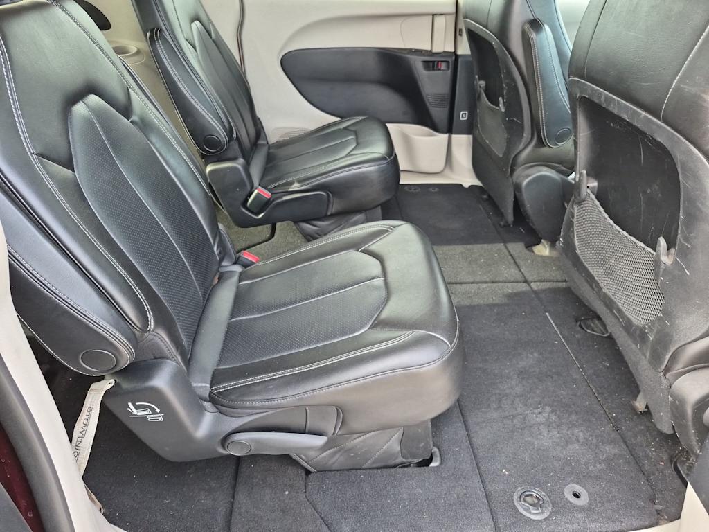 Thumbnail: 2021 Chrysler Voyager - 11