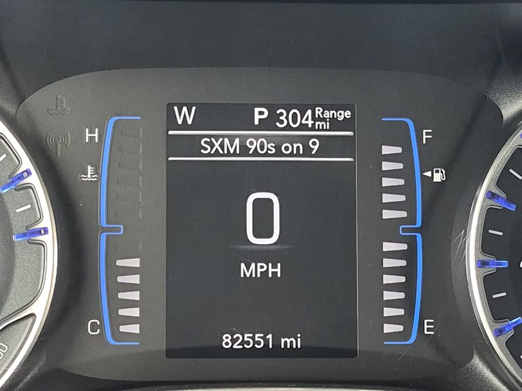 Thumbnail: 2021 Chrysler Voyager - 32