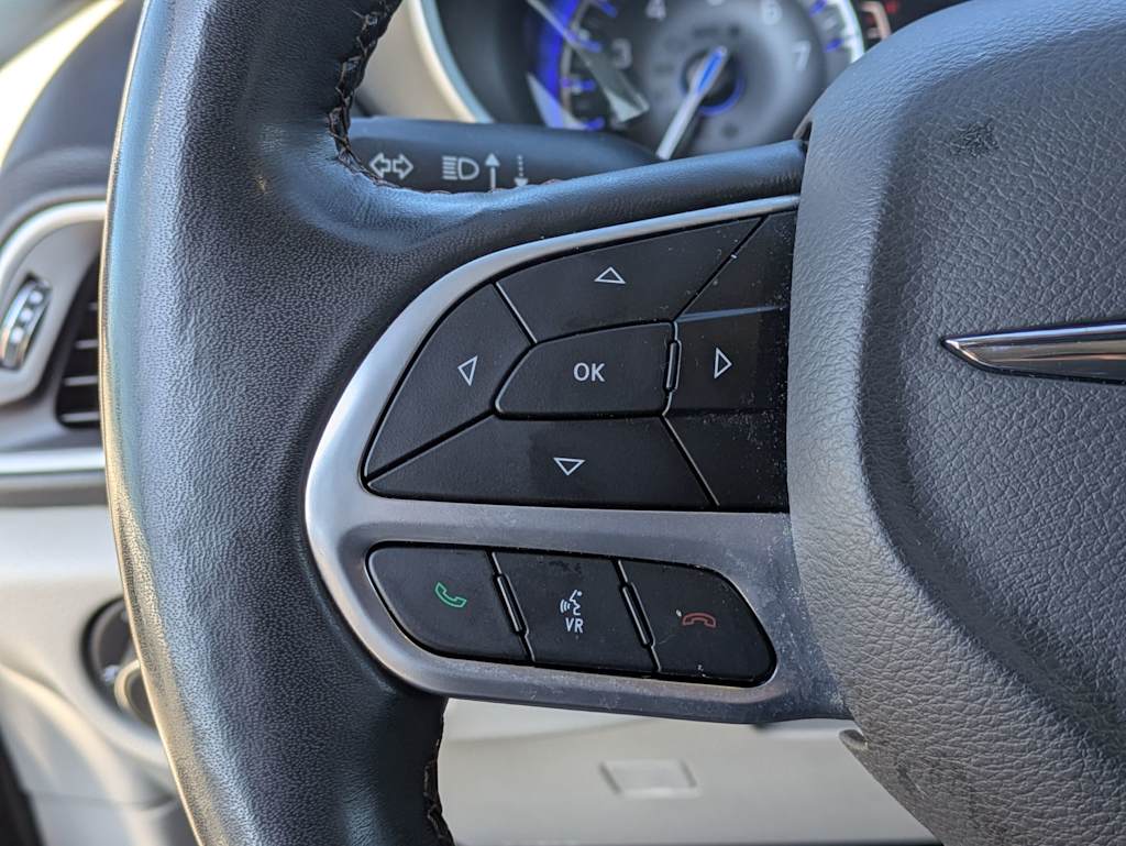 Thumbnail: 2020 Chrysler Pacifica - 26