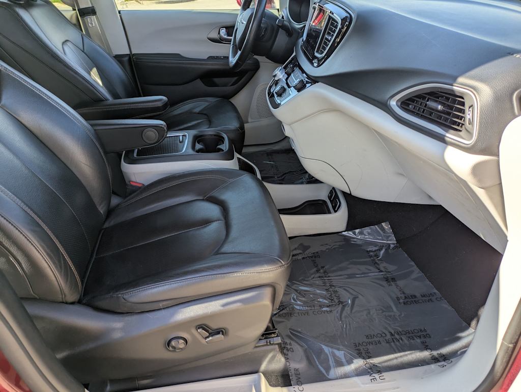 Thumbnail: 2020 Chrysler Pacifica - 11