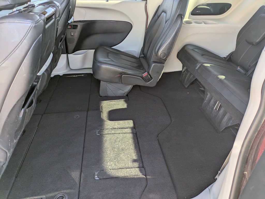 Thumbnail: 2020 Chrysler Pacifica - 24