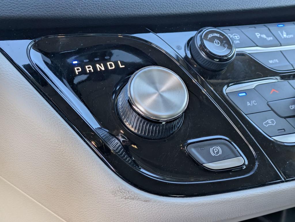 Thumbnail: 2020 Chrysler Pacifica - 32