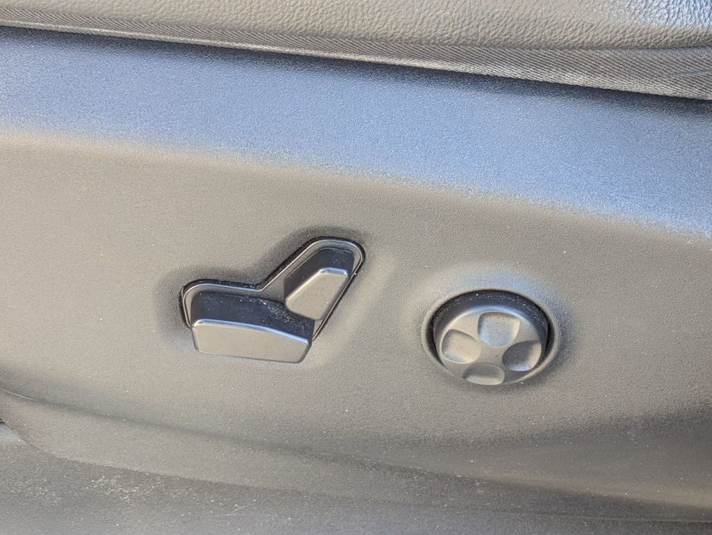 Thumbnail: 2020 Chrysler Pacifica - 23