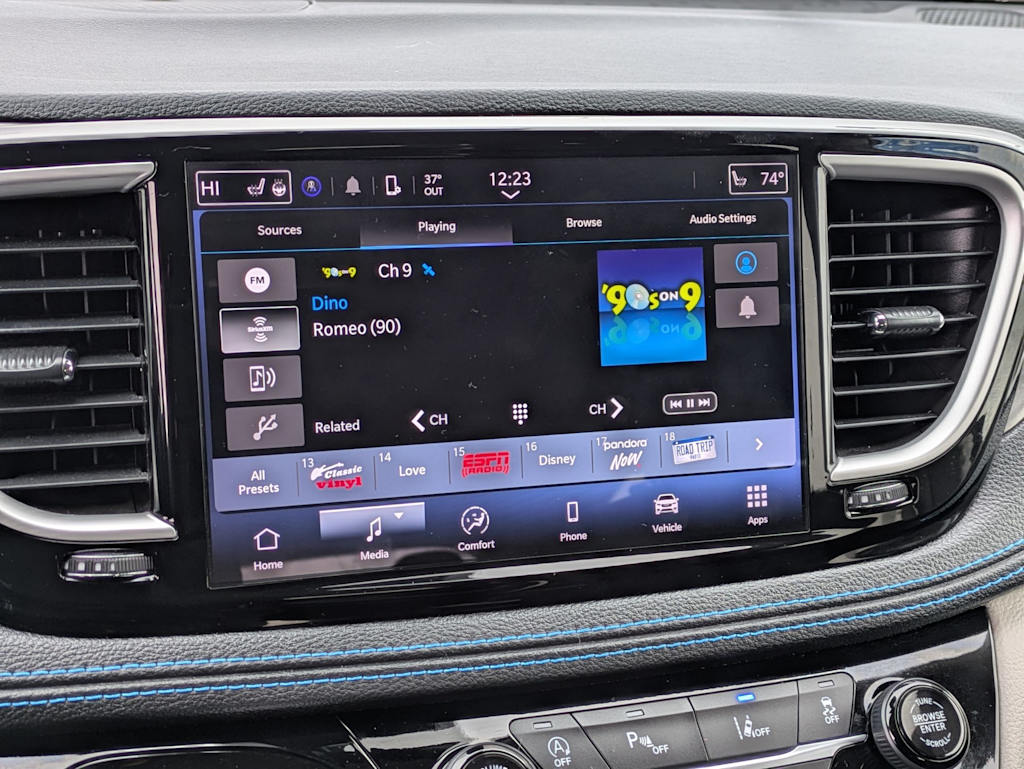 Thumbnail: 2021 Chrysler Pacifica - 14