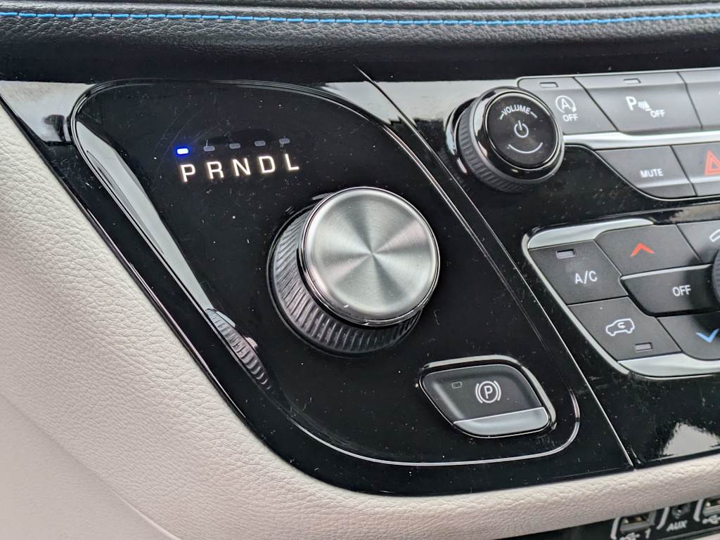 Thumbnail: 2021 Chrysler Pacifica - 32