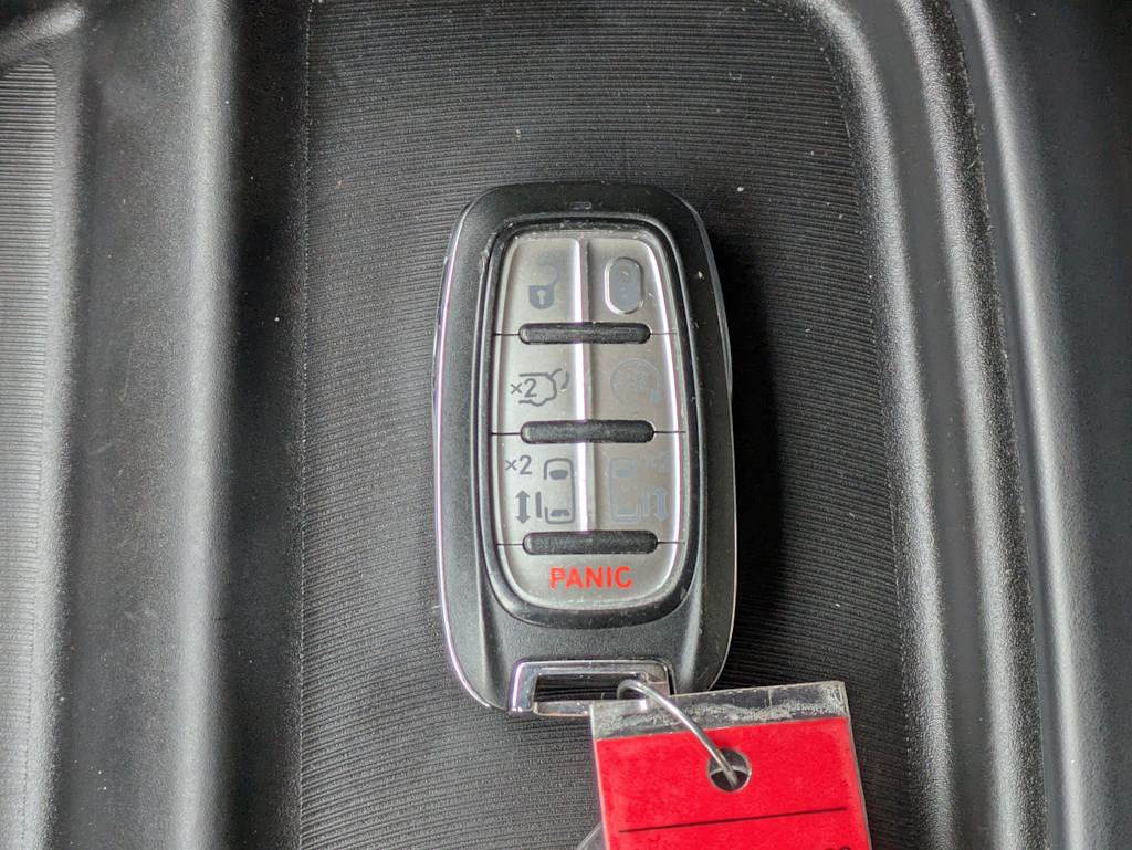 Thumbnail: 2021 Chrysler Pacifica - 17