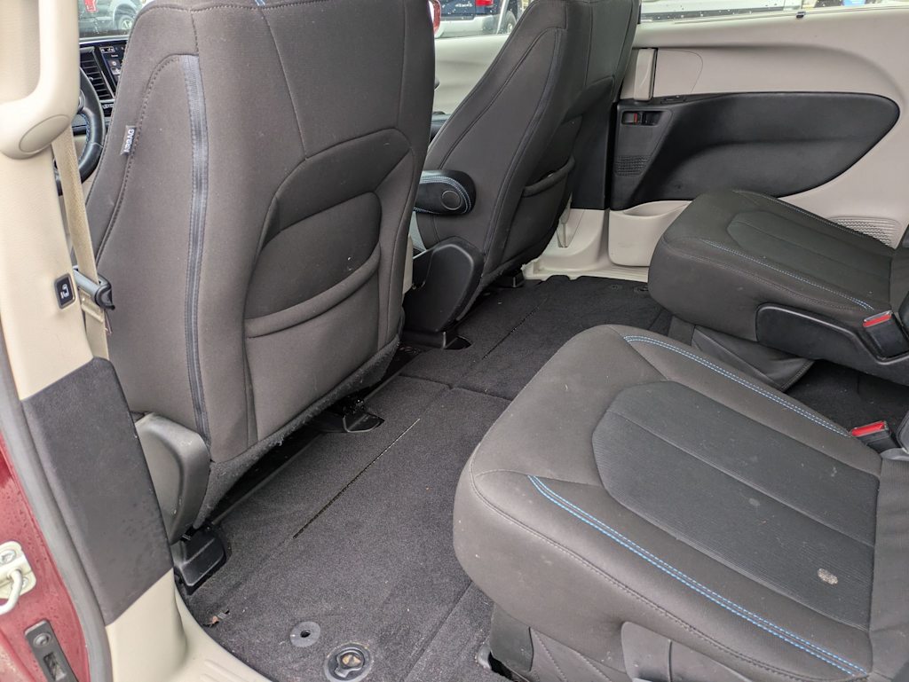 Thumbnail: 2021 Chrysler Pacifica - 12