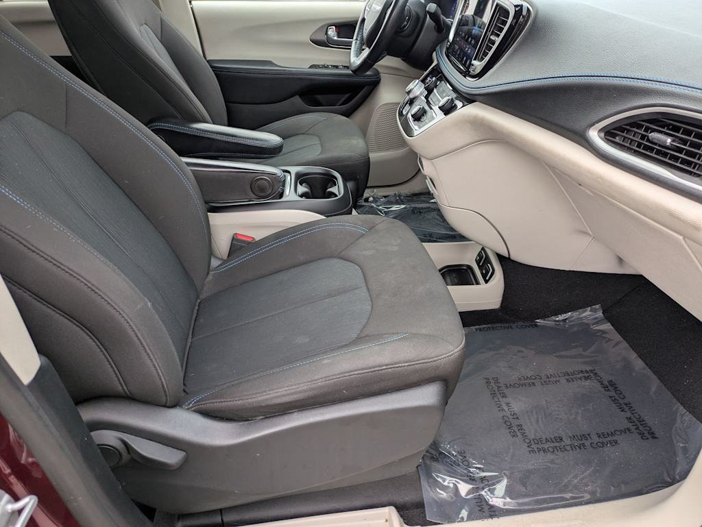 Thumbnail: 2021 Chrysler Pacifica - 26