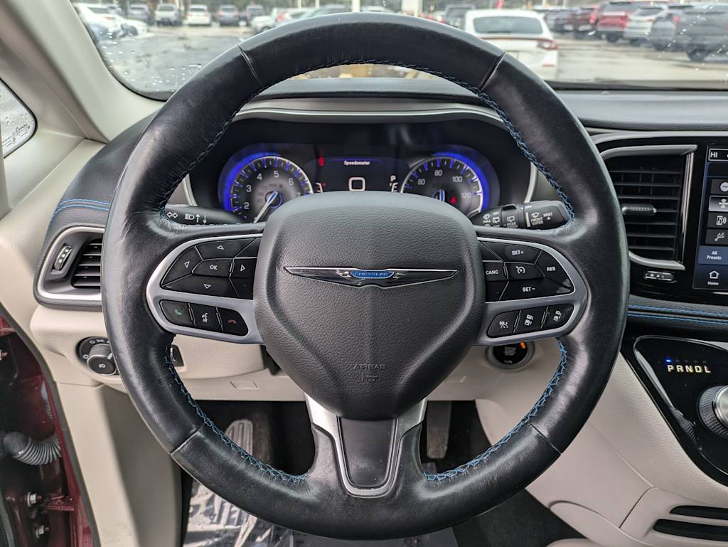 Thumbnail: 2021 Chrysler Pacifica - 13