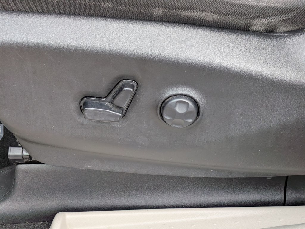 Thumbnail: 2021 Chrysler Pacifica - 24