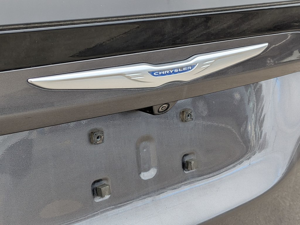 Thumbnail: 2018 Chrysler Pacifica - 24