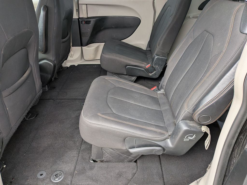 Thumbnail: 2018 Chrysler Pacifica - 26