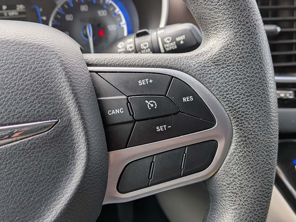 Thumbnail: 2018 Chrysler Pacifica - 29
