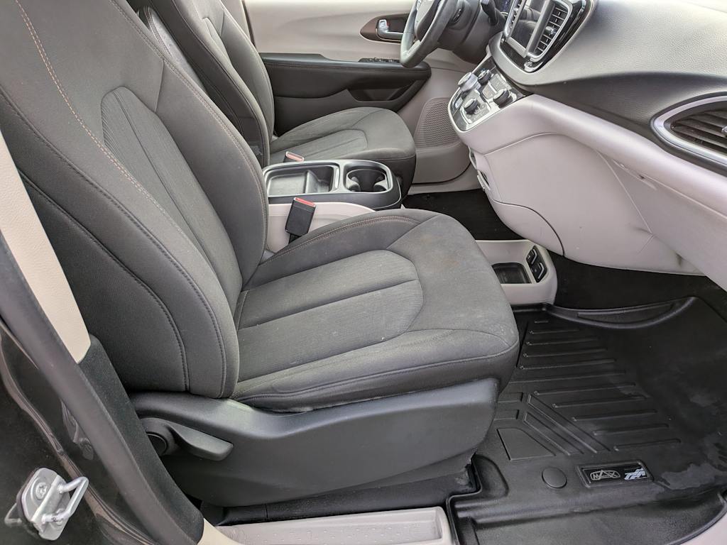 Thumbnail: 2018 Chrysler Pacifica - 27