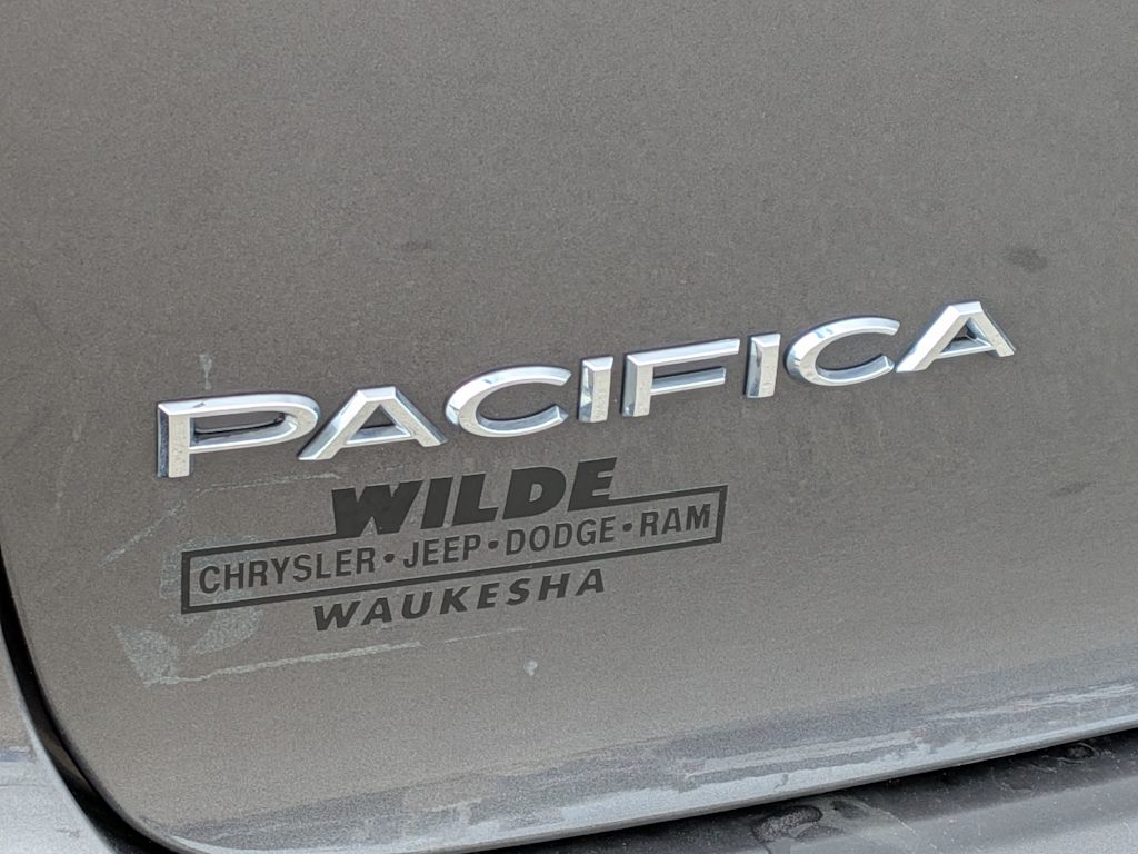 Thumbnail: 2018 Chrysler Pacifica - 7
