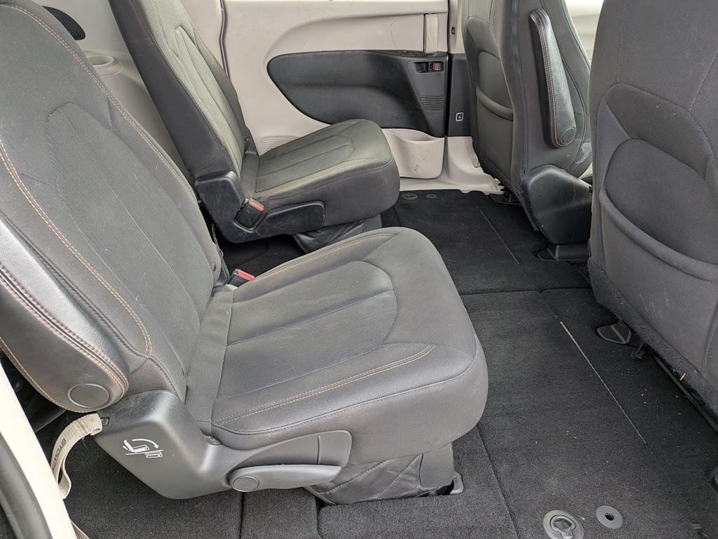 Thumbnail: 2018 Chrysler Pacifica - 11