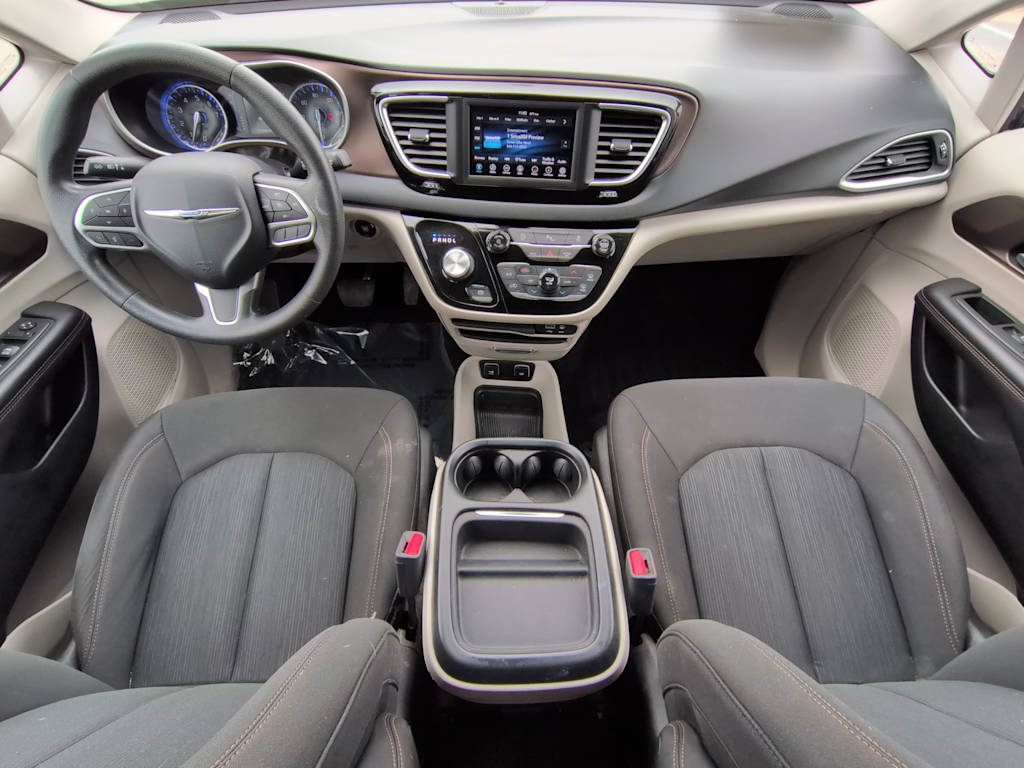 Thumbnail: 2018 Chrysler Pacifica - 7