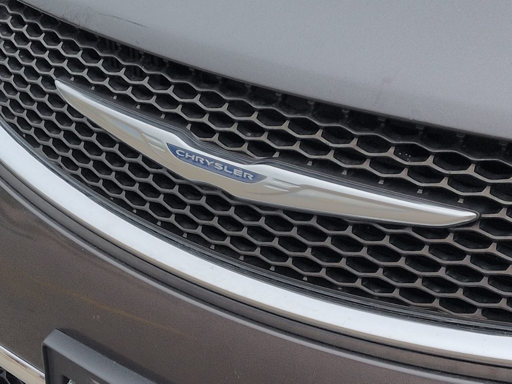 Thumbnail: 2018 Chrysler Pacifica - 22