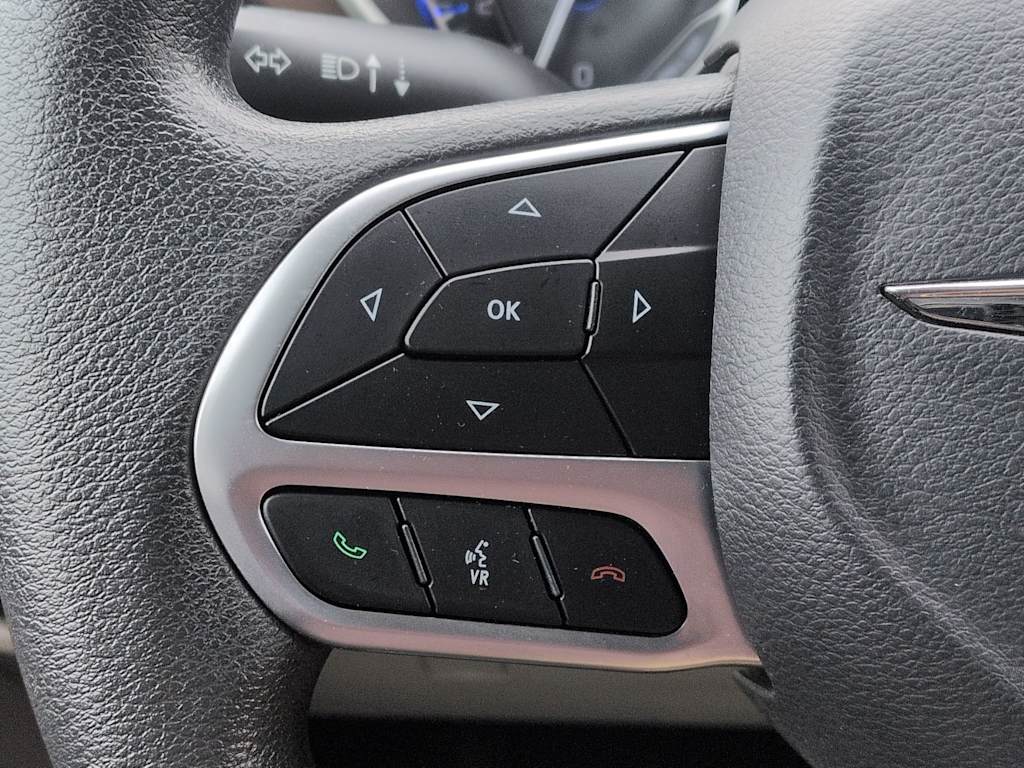 Thumbnail: 2018 Chrysler Pacifica - 24